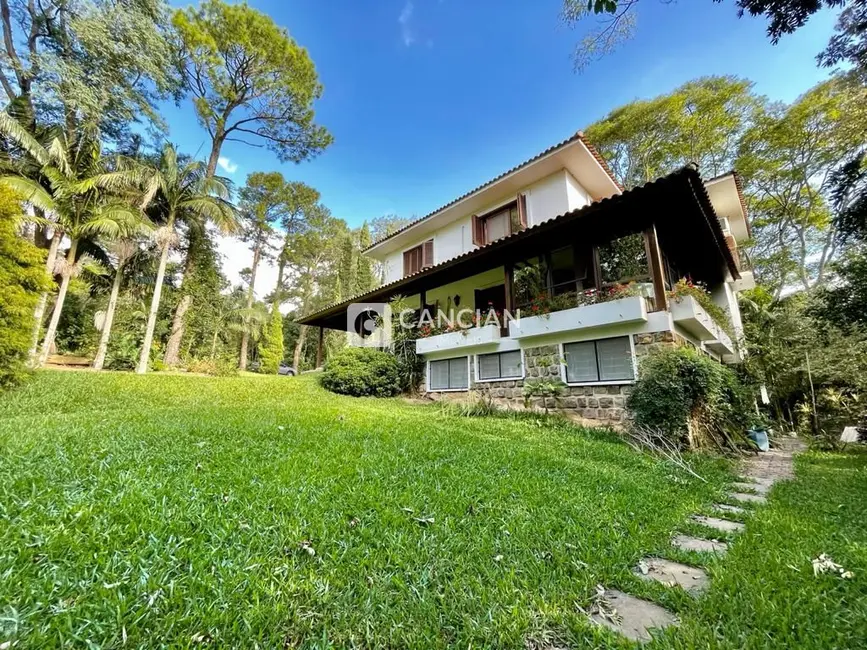 Casa com 3 quartos à venda, 395m2 em Camobi, Santa Maria - RS - imagem 2 Foto 2 de Casa com 3 quartos à venda, 395m2 em Camobi, Santa Maria - RS