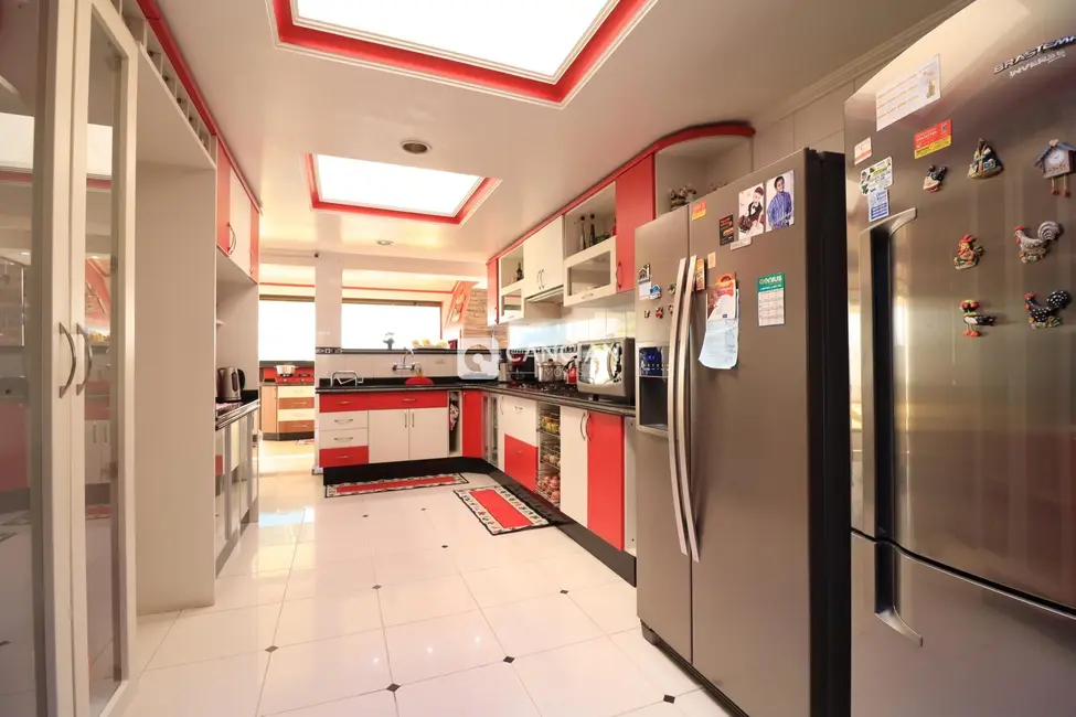 Casa com 6 quartos à venda, 640m2 em Nossa Senhora de Lourdes, Santa Maria - RS - imagem 8 Foto 8 de Casa com 6 quartos à venda, 640m2 em Nossa Senhora de Lourdes, Santa Maria - RS