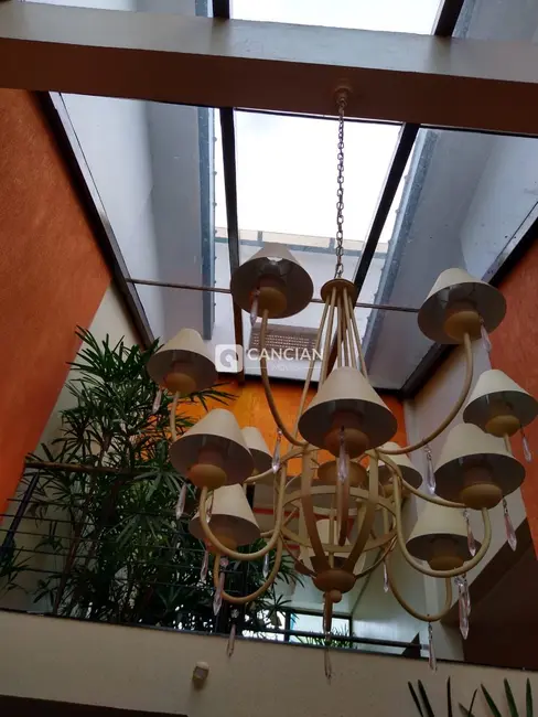 Casa com 6 quartos à venda, 640m2 em Nossa Senhora de Lourdes, Santa Maria - RS - imagem 5 Foto 5 de Casa com 6 quartos à venda, 640m2 em Nossa Senhora de Lourdes, Santa Maria - RS