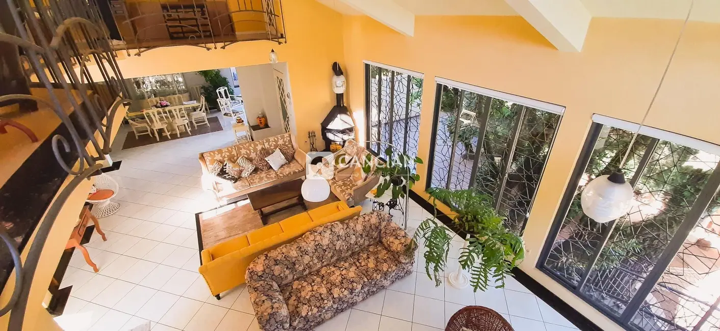 Casa com 3 quartos à venda, 800m2 em Nossa Senhora de Lourdes, Santa Maria - RS - imagem 8 Foto 8 de Casa com 3 quartos à venda, 800m2 em Nossa Senhora de Lourdes, Santa Maria - RS