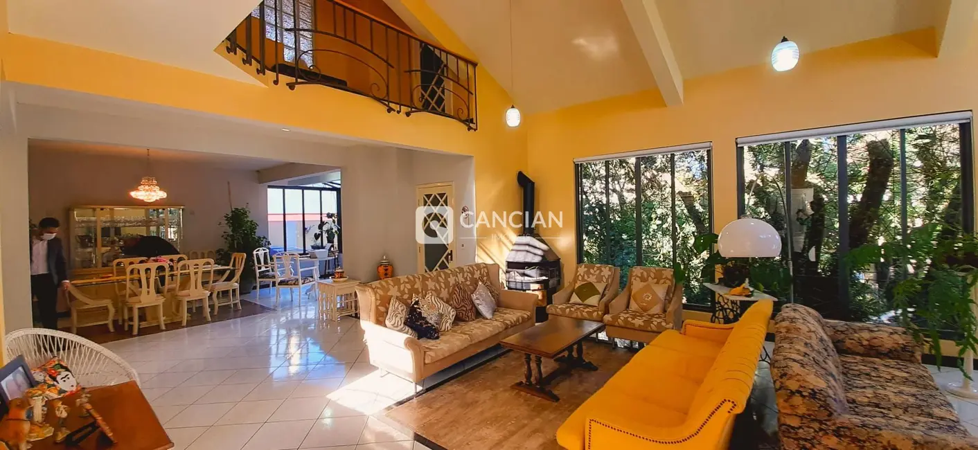 Casa com 3 quartos à venda, 800m2 em Nossa Senhora de Lourdes, Santa Maria - RS - imagem 5 Foto 5 de Casa com 3 quartos à venda, 800m2 em Nossa Senhora de Lourdes, Santa Maria - RS