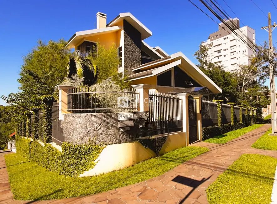 Foto 2 de Casa com 3 quartos à venda, 800m2 em Nossa Senhora de Lourdes, Santa Maria - RS