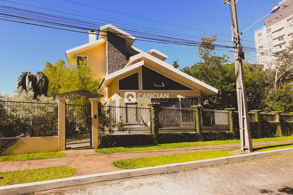 Foto 1 de Casa com 3 quartos à venda, 800m2 em Nossa Senhora de Lourdes, Santa Maria - RS