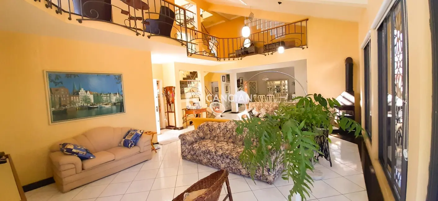 Casa com 3 quartos à venda, 800m2 em Nossa Senhora de Lourdes, Santa Maria - RS - imagem 7 Foto 7 de Casa com 3 quartos à venda, 800m2 em Nossa Senhora de Lourdes, Santa Maria - RS