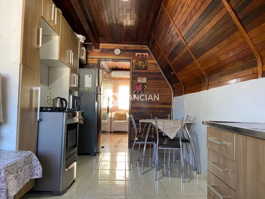 Casa com 2 quartos à venda, 88m2 em São José, Santa Maria - RS - imagem 6 Foto 6 de Casa com 2 quartos à venda, 88m2 em São José, Santa Maria - RS