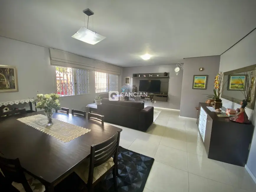 Foto 2 de Apartamento com 3 quartos à venda, 138m2 em Centro, Santa Maria - RS