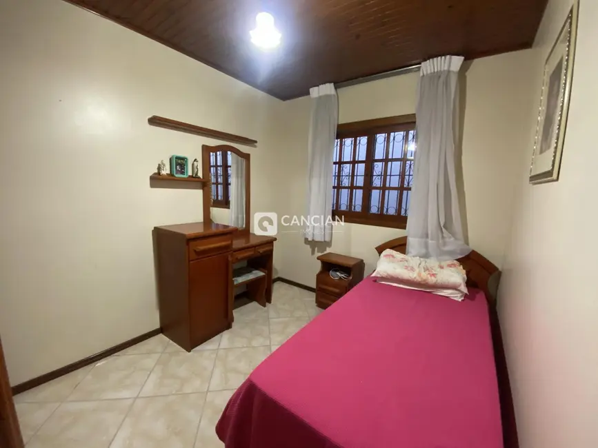 Casa com 4 quartos à venda, 180m2 em Pinheiro Machado, Santa Maria - RS - imagem 9 Foto 9 de Casa com 4 quartos à venda, 180m2 em Pinheiro Machado, Santa Maria - RS