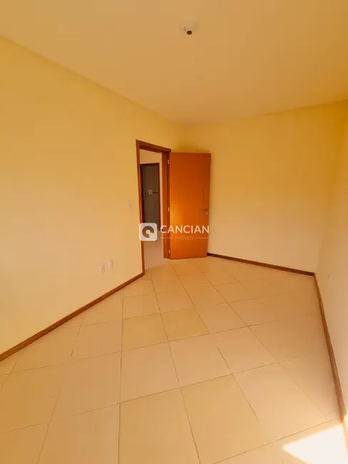 Foto 9 de Apartamento com 1 quarto à venda, 44m2 em Nossa Senhora de Fátima, Santa Maria - RS