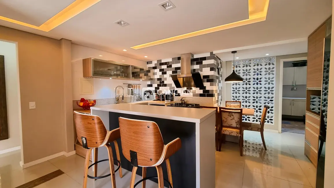 Foto 5 de Apartamento com 3 quartos à venda, 150m2 em Nossa Senhora de Fátima, Santa Maria - RS