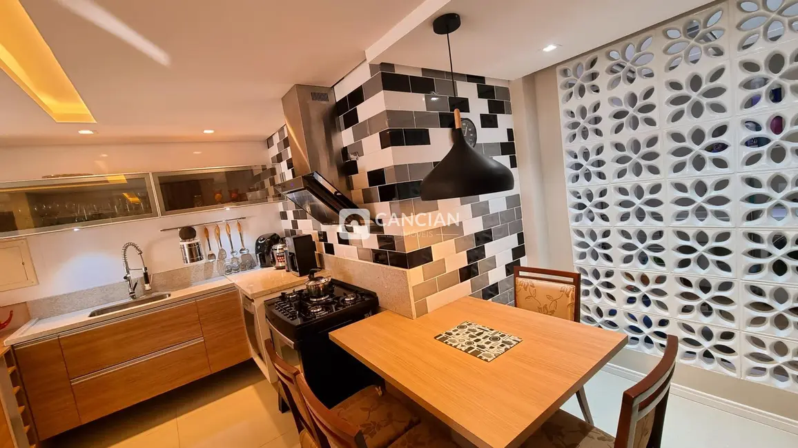 Foto 8 de Apartamento com 3 quartos à venda, 150m2 em Nossa Senhora de Fátima, Santa Maria - RS