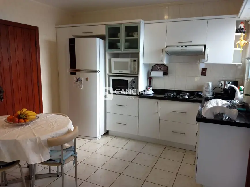 Foto 3 de Cobertura com 4 quartos à venda, 300m2 em Nossa Senhora de Fátima, Santa Maria - RS