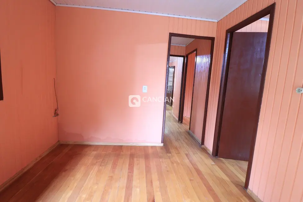 Casa com 3 quartos à venda, 92m2 em Patronato, Santa Maria - RS - imagem 3 Foto 3 de Casa com 3 quartos à venda, 92m2 em Patronato, Santa Maria - RS