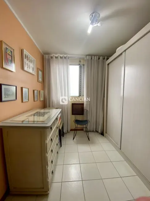 Foto 5 de Apartamento com 3 quartos à venda, 79m2 em Nossa Senhora das Dores, Santa Maria - RS