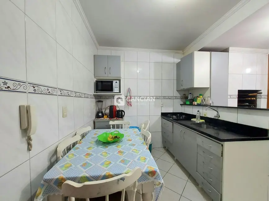 Foto 5 de Apartamento com 3 quartos à venda, 85m2 em Camobi, Santa Maria - RS