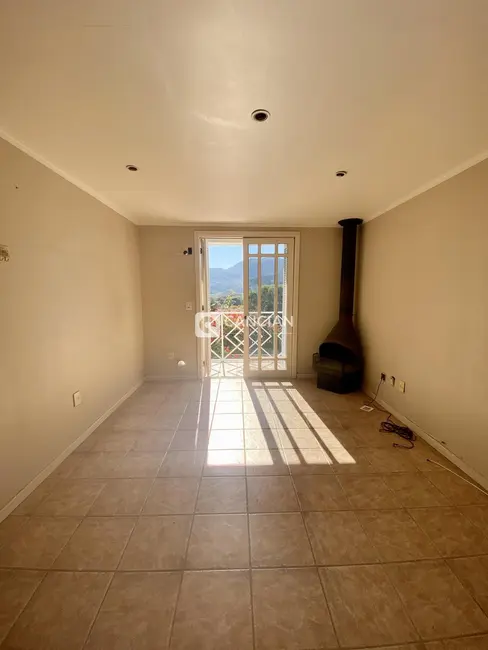 Foto 3 de Casa com 4 quartos à venda, 221m2 em Km 3, Santa Maria - RS