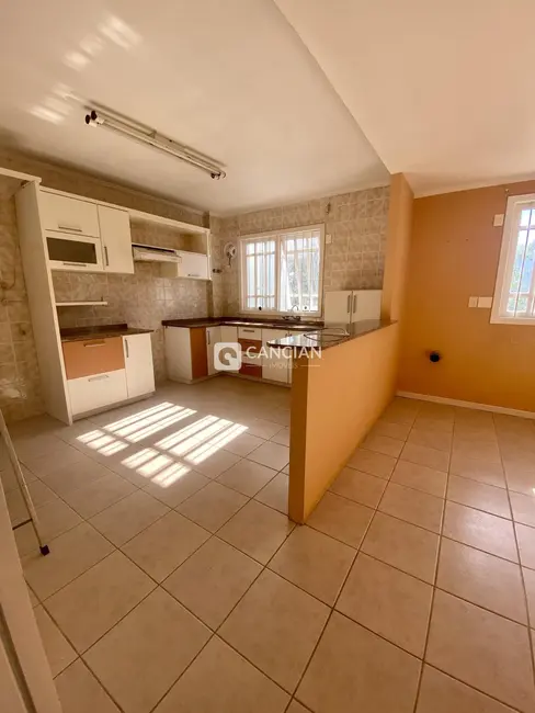 Foto 6 de Casa com 4 quartos à venda, 221m2 em Km 3, Santa Maria - RS