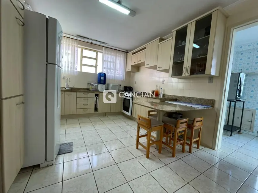 Apartamento com 3 quartos à venda, 122m2 em Nossa Senhora de Fátima, Santa Maria - RS - imagem 6 Foto 6 de Apartamento com 3 quartos à venda, 122m2 em Nossa Senhora de Fátima, Santa Maria - RS