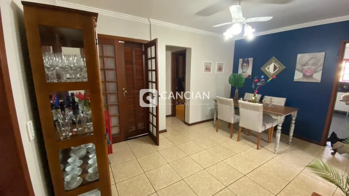Casa com 3 quartos à venda, 202m2 em Nossa Senhora do Rosário, Santa Maria - RS - imagem 8 Foto 8 de Casa com 3 quartos à venda, 202m2 em Nossa Senhora do Rosário, Santa Maria - RS