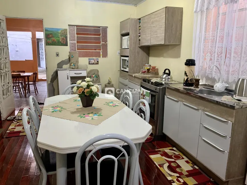 Casa com 4 quartos à venda, 220m2 em Chácara das Flores, Santa Maria - RS - imagem 3 Foto 3 de Casa com 4 quartos à venda, 220m2 em Chácara das Flores, Santa Maria - RS