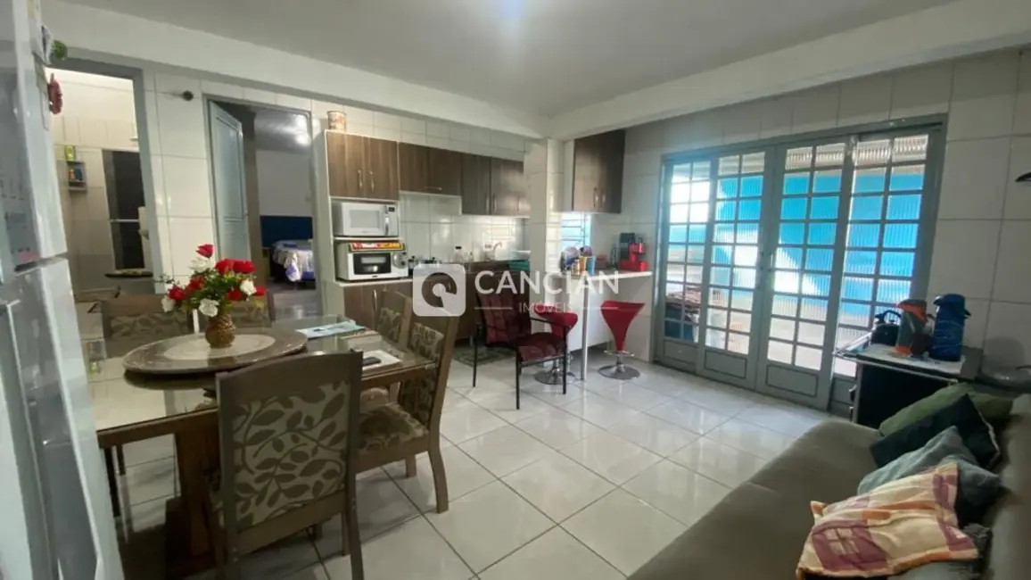 Casa com 4 quartos à venda, 130m2 em Juscelino Kubitschek, Santa Maria - RS - imagem 5 Foto 5 de Casa com 4 quartos à venda, 130m2 em Juscelino Kubitschek, Santa Maria - RS