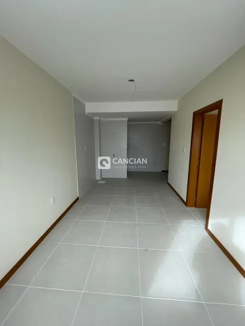 Foto 3 de Apartamento com 1 quarto à venda, 40m2 em Camobi, Santa Maria - RS