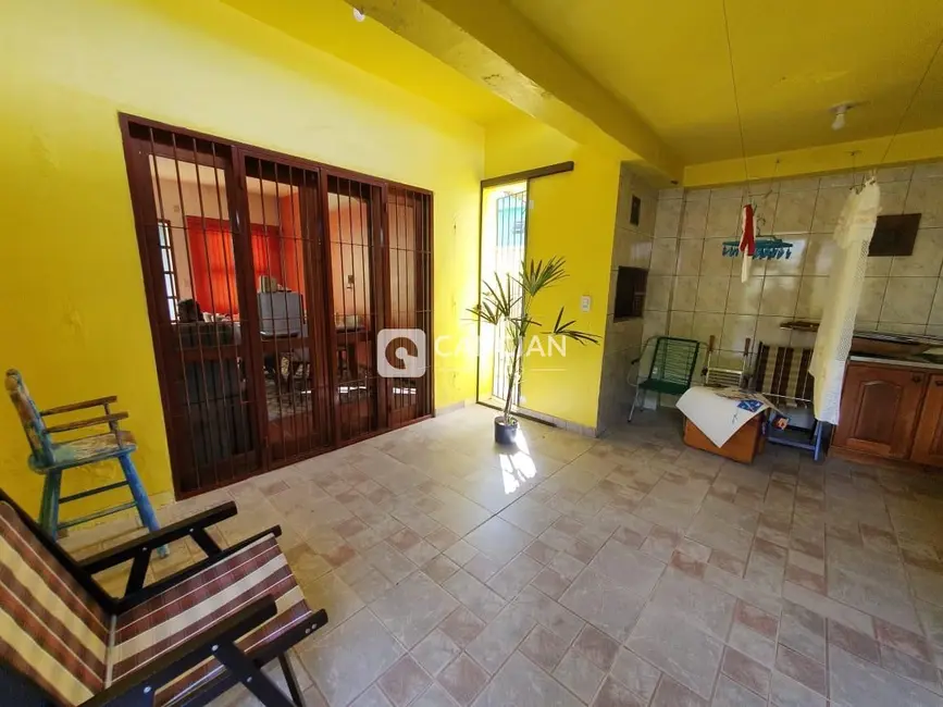 Foto 8 de Casa com 4 quartos à venda, 190m2 em Tancredo Neves, Santa Maria - RS