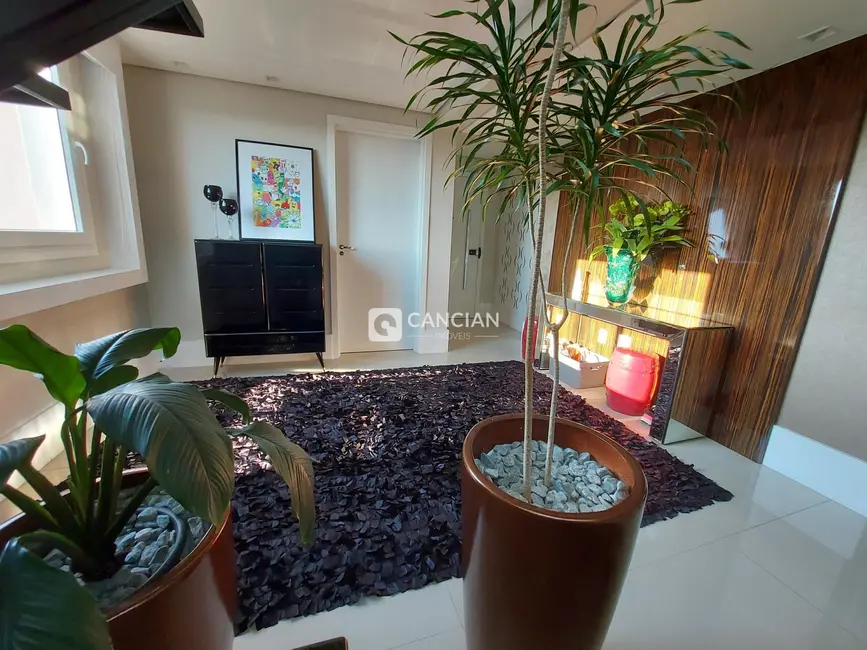 Apartamento com 3 quartos à venda, 237m2 em Nossa Senhora de Lourdes, Santa Maria - RS - imagem 4 Foto 4 de Apartamento com 3 quartos à venda, 237m2 em Nossa Senhora de Lourdes, Santa Maria - RS