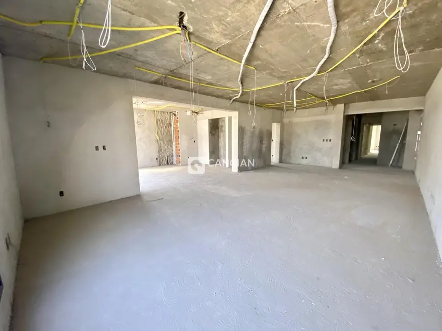 Foto 4 de Apartamento com 3 quartos à venda, 222m2 em Nossa Senhora de Fátima, Santa Maria - RS