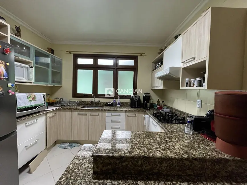 Cobertura com 3 quartos à venda, 176m2 em Camobi, Santa Maria - RS - imagem 6 Foto 6 de Cobertura com 3 quartos à venda, 176m2 em Camobi, Santa Maria - RS