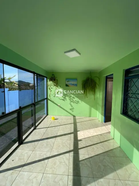 Casa com 3 quartos à venda, 140m2 em Camobi, Santa Maria - RS - imagem 4 Foto 4 de Casa com 3 quartos à venda, 140m2 em Camobi, Santa Maria - RS