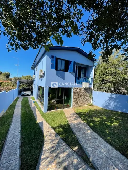 Foto 1 de Casa com 3 quartos à venda, 140m2 em Camobi, Santa Maria - RS