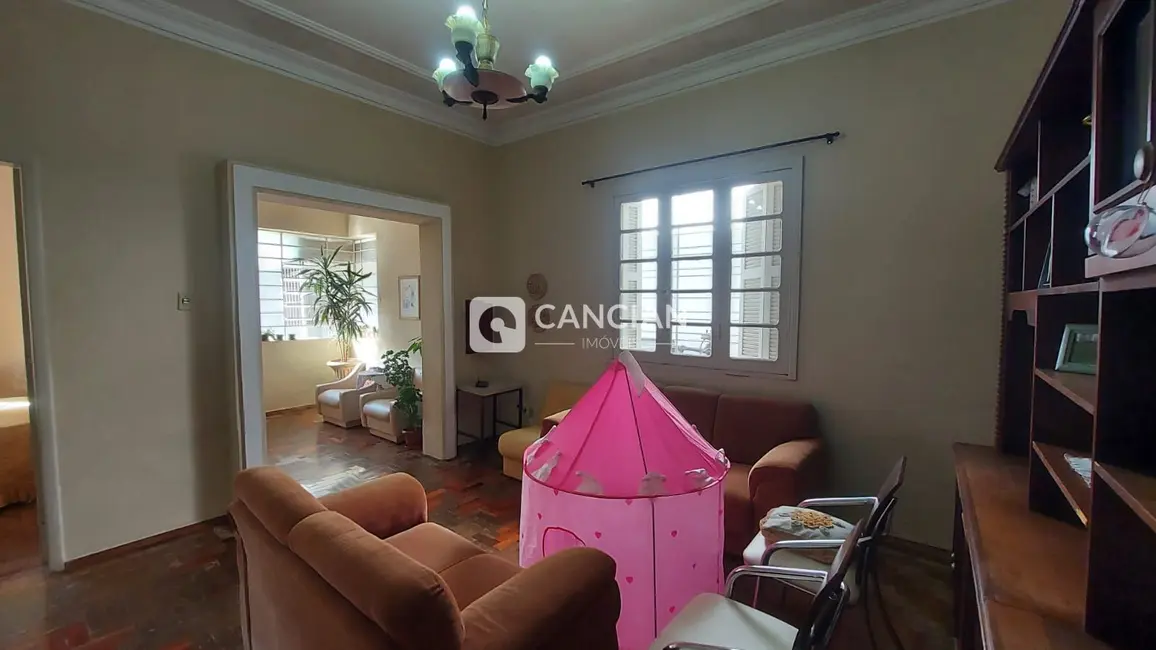 Casa com 4 quartos à venda, 191m2 em Nossa Senhora do Rosário, Santa Maria - RS - imagem 3 Foto 3 de Casa com 4 quartos à venda, 191m2 em Nossa Senhora do Rosário, Santa Maria - RS