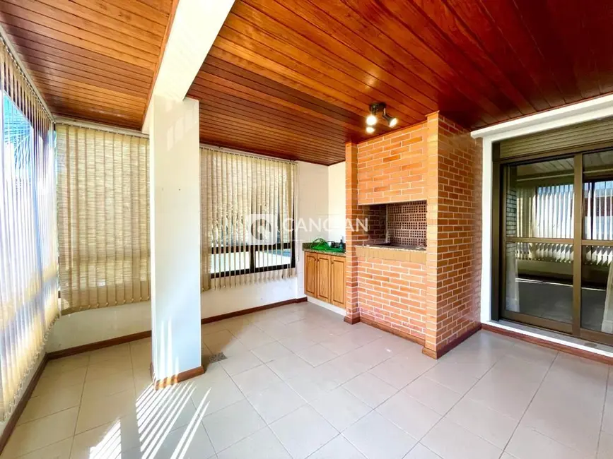 Foto 9 de Apartamento com 3 quartos à venda, 218m2 em Nossa Senhora de Fátima, Santa Maria - RS
