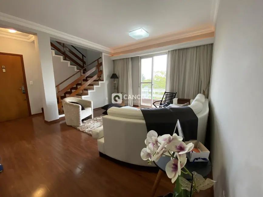 Cobertura com 3 quartos à venda, 182m2 em Nossa Senhora Medianeira, Santa Maria - RS - imagem 3 Foto 3 de Cobertura com 3 quartos à venda, 182m2 em Nossa Senhora Medianeira, Santa Maria - RS