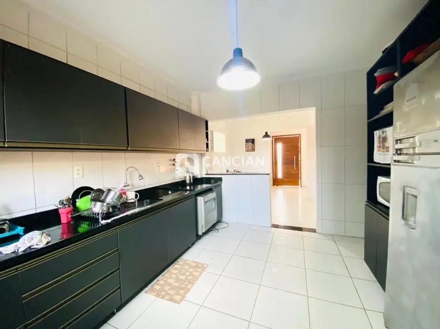 Casa com 2 quartos à venda, 210m2 em Nossa Senhora do Rosário, Santa Maria - RS - imagem 7 Foto 7 de Casa com 2 quartos à venda, 210m2 em Nossa Senhora do Rosário, Santa Maria - RS