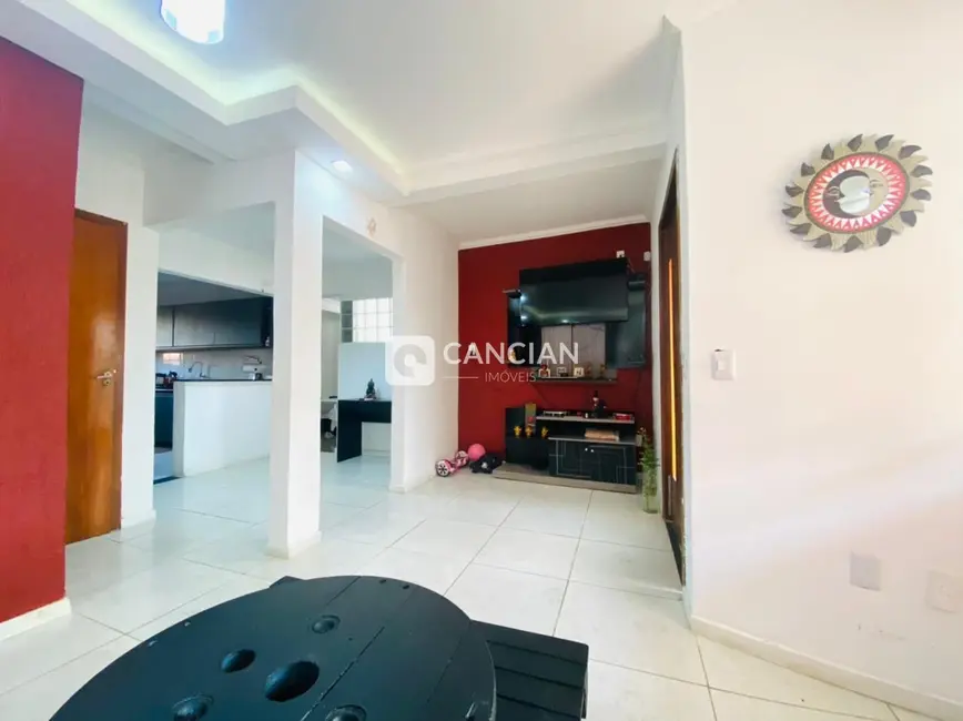 Casa com 2 quartos à venda, 210m2 em Nossa Senhora do Rosário, Santa Maria - RS - imagem 9 Foto 9 de Casa com 2 quartos à venda, 210m2 em Nossa Senhora do Rosário, Santa Maria - RS