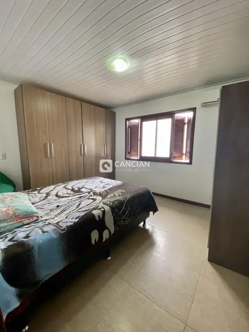 Foto 8 de Casa com 4 quartos à venda, 166m2 em Km 3, Santa Maria - RS
