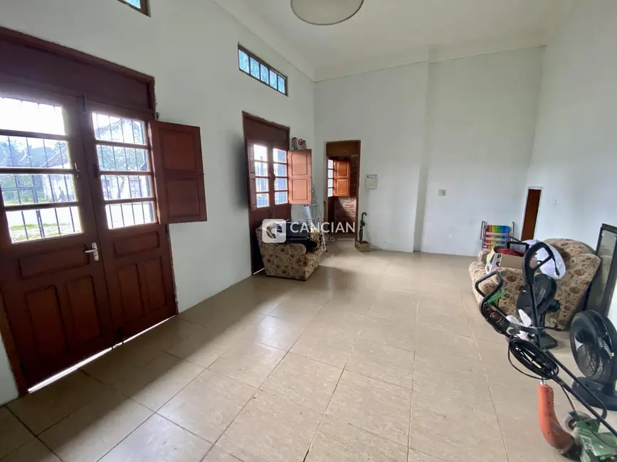 Foto 4 de Casa com 4 quartos à venda, 166m2 em Km 3, Santa Maria - RS