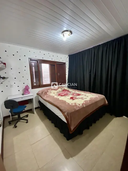 Foto 9 de Casa com 4 quartos à venda, 166m2 em Km 3, Santa Maria - RS