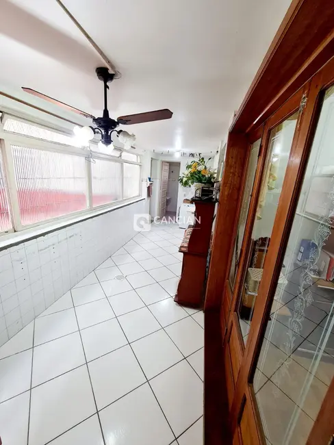 Apartamento com 3 quartos à venda, 159m2 em Centro, Santa Maria - RS - imagem 8 Foto 8 de Apartamento com 3 quartos à venda, 159m2 em Centro, Santa Maria - RS