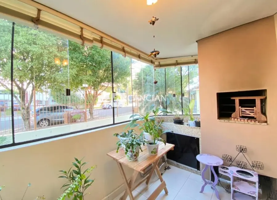 Foto 3 de Apartamento com 2 quartos à venda, 83m2 em Nossa Senhora de Lourdes, Santa Maria - RS