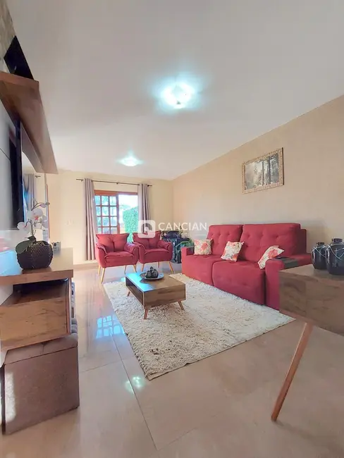 Casa com 3 quartos à venda, 120m2 em Nossa Senhora Medianeira, Santa Maria - RS - imagem 5 Foto 5 de Casa com 3 quartos à venda, 120m2 em Nossa Senhora Medianeira, Santa Maria - RS