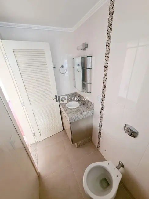 Foto 8 de Apartamento com 3 quartos à venda, 141m2 em Nossa Senhora de Lourdes, Santa Maria - RS