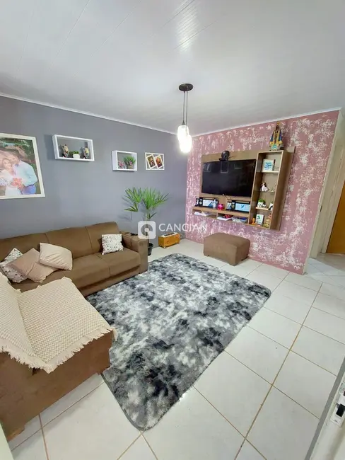 Casa com 2 quartos à venda, 105m2 em Camobi, Santa Maria - RS - imagem 3 Foto 3 de Casa com 2 quartos à venda, 105m2 em Camobi, Santa Maria - RS