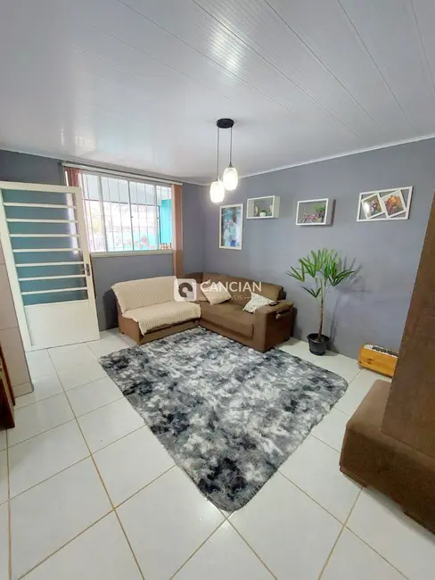 Casa com 2 quartos à venda, 105m2 em Camobi, Santa Maria - RS - imagem 4 Foto 4 de Casa com 2 quartos à venda, 105m2 em Camobi, Santa Maria - RS