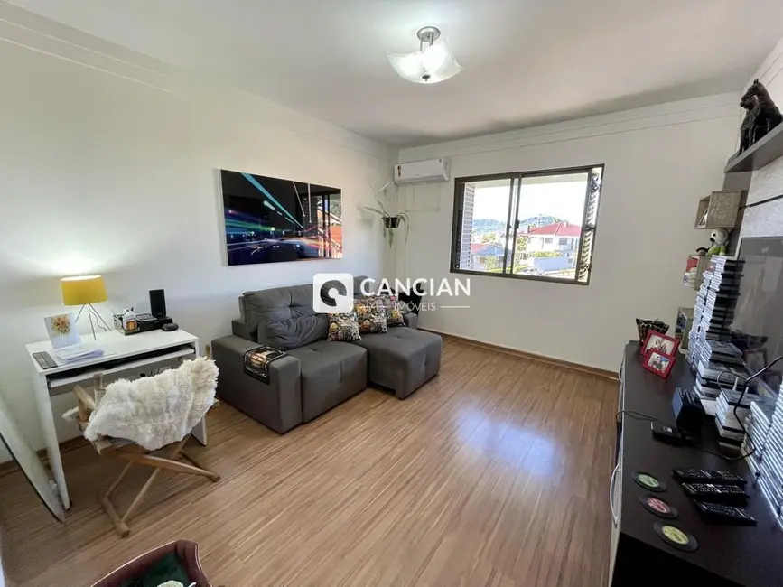 Foto 5 de Apartamento com 3 quartos à venda, 91m2 em São José, Santa Maria - RS