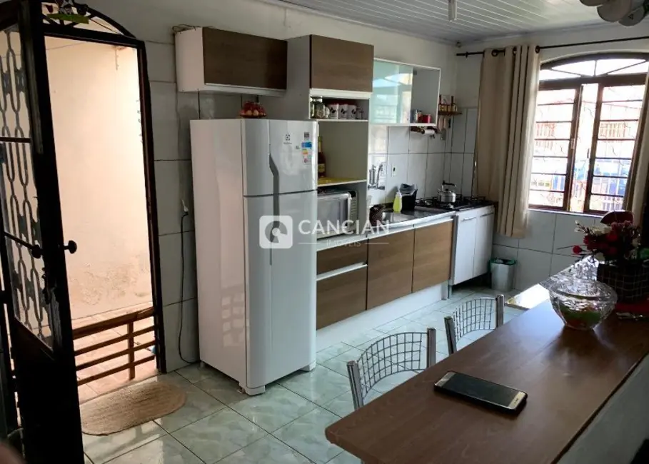 Casa com 3 quartos à venda, 80m2 em Tancredo Neves, Santa Maria - RS - imagem 4 Foto 4 de Casa com 3 quartos à venda, 80m2 em Tancredo Neves, Santa Maria - RS
