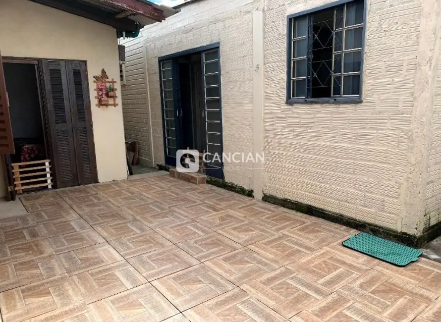 Casa com 3 quartos à venda, 80m2 em Tancredo Neves, Santa Maria - RS - imagem 5 Foto 5 de Casa com 3 quartos à venda, 80m2 em Tancredo Neves, Santa Maria - RS