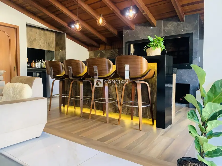 Casa com 5 quartos à venda, 357m2 em Noal, Santa Maria - RS - imagem 6 Foto 6 de Casa com 5 quartos à venda, 357m2 em Noal, Santa Maria - RS