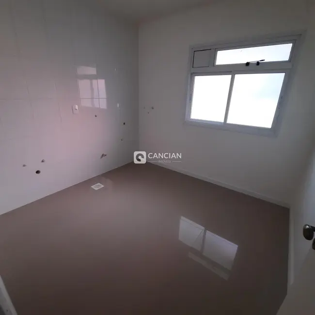 Foto 3 de Apartamento com 1 quarto à venda, 50m2 em Uglione, Santa Maria - RS